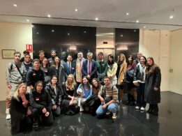 Estudiantes De La Facultad De Documentación Y Comunicación En El Congreso