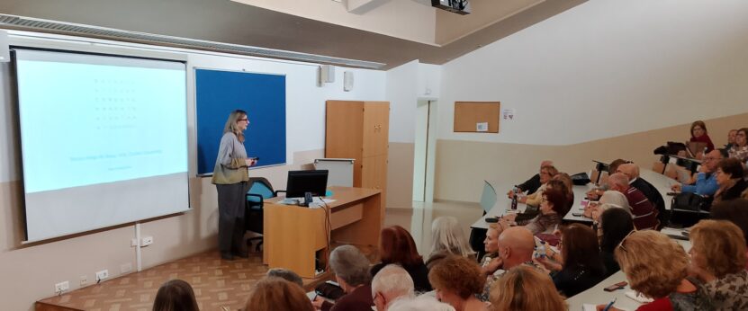 Clases de la Universidad de los Mayores de Extremadura curso 2024/2025