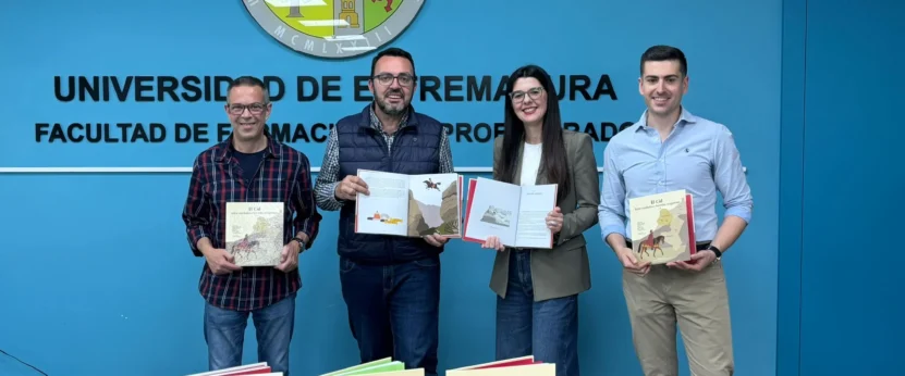 David Porrinas, José Soto, Pilar Cantillo Y Ramón Tena con las obras que integran la trilogía del Cid