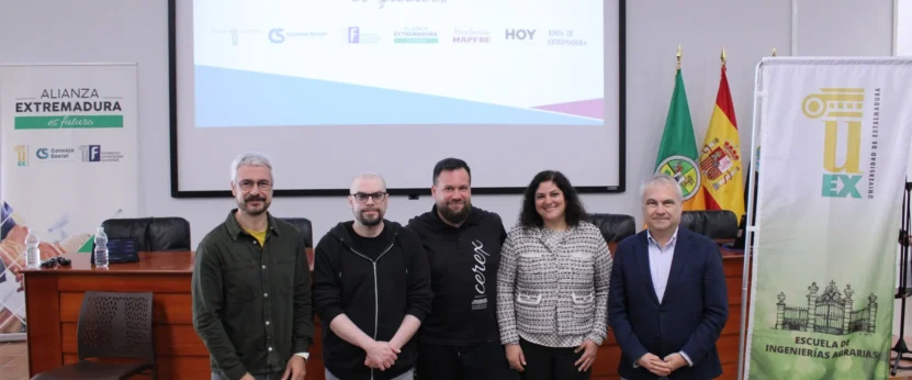 Foto De Grupo En La Foto De Grupo En La Charla Alfonso Vallejo