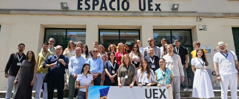Foto De Grupo De Los Participantes En La Semana Internacional Con Representantes De Las Universidades De Bosnia Y Kosovo