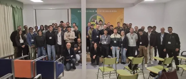 Foto de grupo en la primera Escuela de Doctorado Internacional sobre Ingeniería de Software Cuántico