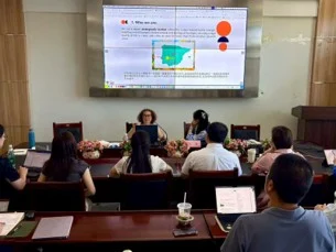 Reunión en la Facultad de Lenguas Extranjeras