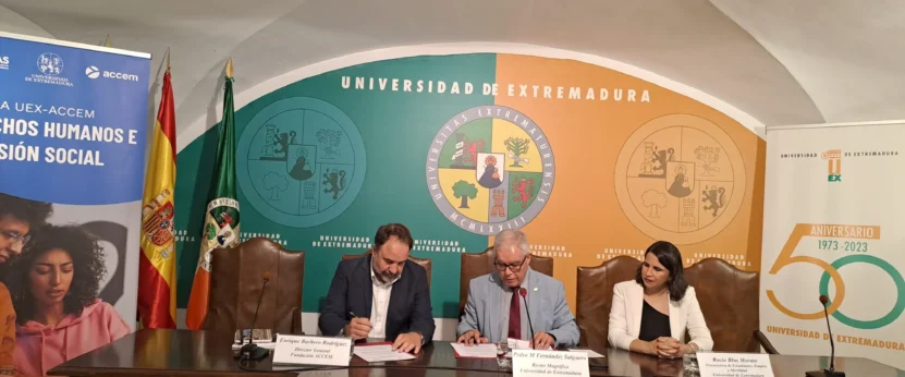 Firma Convenio con Accem